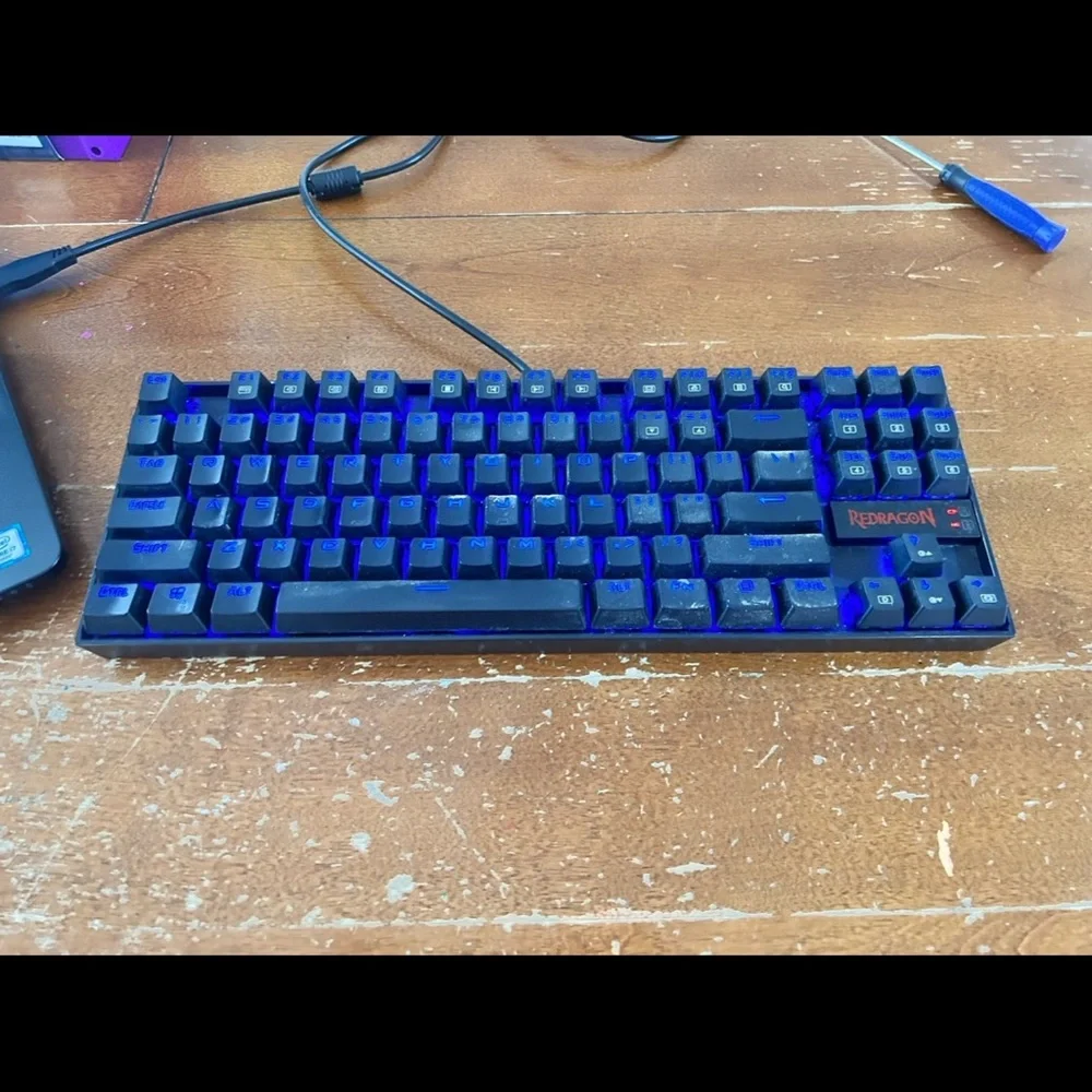 Redragon K552-KR KUMARA LED Backlit Mechanical Gaming Keyboard Wired TESTED